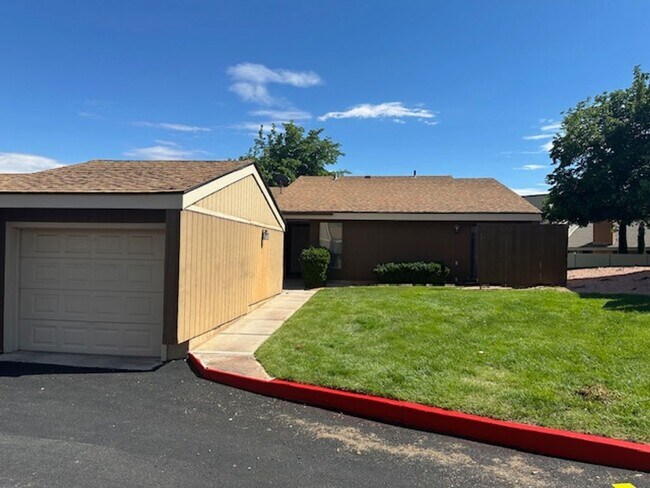 1005 W Bloomington Dr S in Saint George, UT - Building Photo - Building Photo