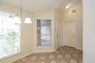 17002 Enchanted Cir E in Sugar Land, TX - Building Photo - Building Photo