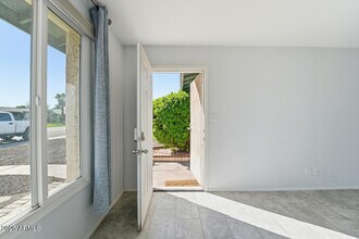 1644 E Broadmor Dr in Tempe, AZ - Building Photo - Building Photo