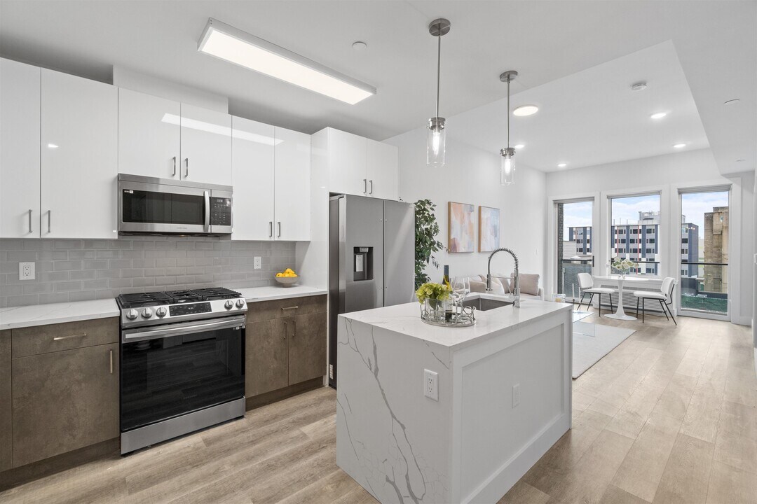 412 Whiton St in Jersey City, NJ - Building Photo