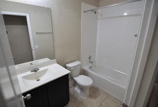 106 Leona River Trl in Hutto, TX - Building Photo - Building Photo