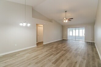 4726 Limerick Dr in Tampa, FL - Building Photo - Building Photo