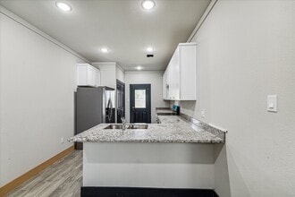 7918 Bowen St in Houston, TX - Building Photo - Building Photo