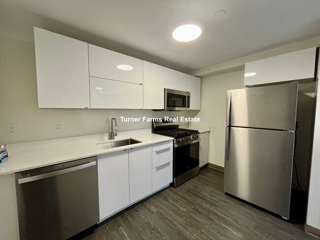 22 Darling St, Unit 11-12 in Boston, MA - Building Photo - Building Photo