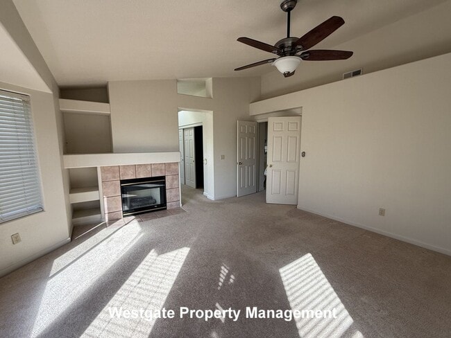 545 Almanor St in Petaluma, CA - Building Photo - Building Photo