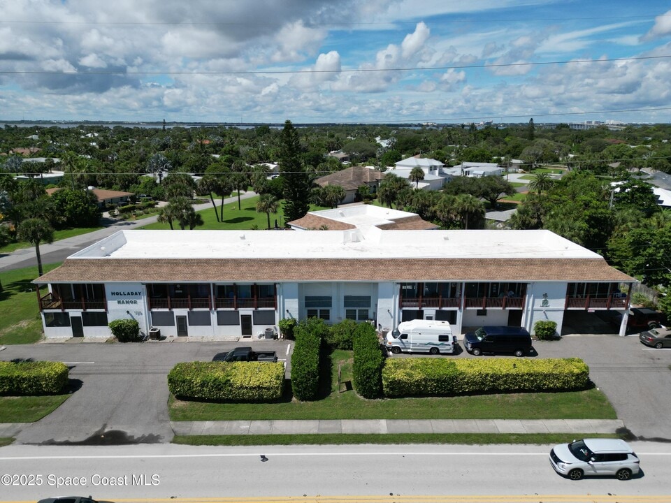1318 S Miramar Ave in Indialantic, FL - Building Photo