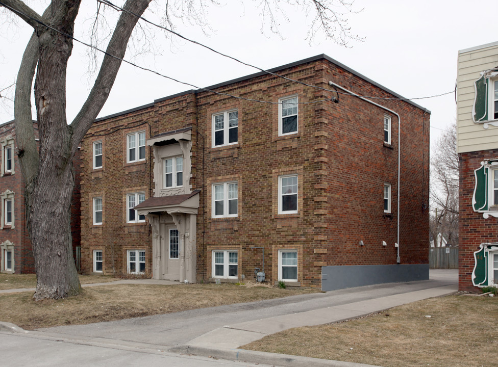 48 Emerald Cres in Toronto, ON - Building Photo