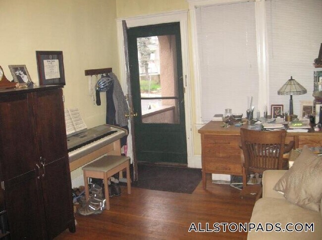 42 Long Ave in Boston, MA - Building Photo - Building Photo