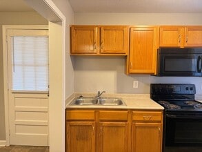 507 Baker St in Clarksville, TN - Building Photo - Building Photo