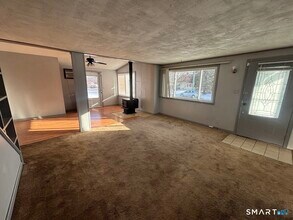 34 Seaver Cir in Bridgeport, CT - Building Photo - Building Photo