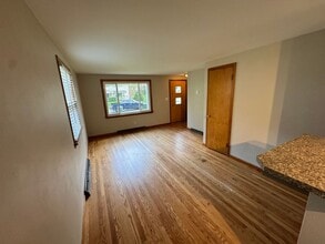 326 Elm Dr in Wooster, OH - Building Photo - Building Photo