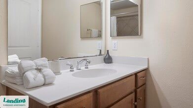 625 E Stassney Ln in Austin, TX - Building Photo - Building Photo