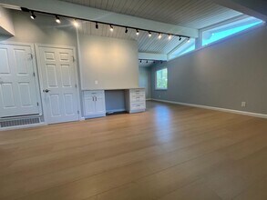 831 Sinex Ave in Pacific Grove, CA - Building Photo - Building Photo