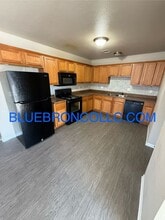 117-121 SE Rock Garden Ln in Blue Springs, MO - Building Photo - Building Photo