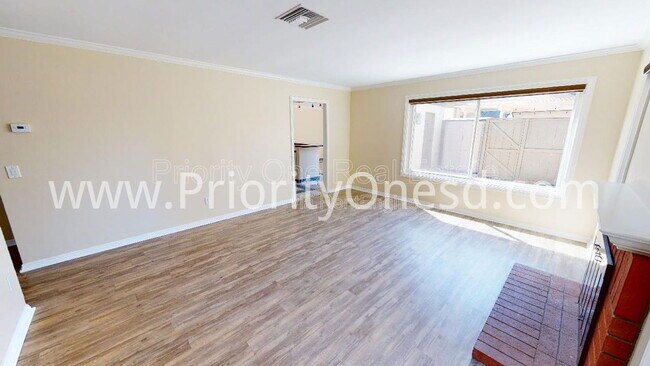 10512 Caminito Westchester in San Diego, CA - Foto de edificio - Building Photo