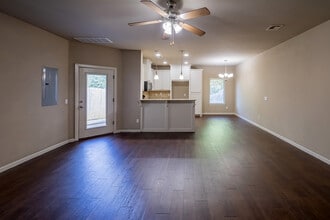 The Commons at Greenlea Chase in Oklahoma City, OK - Foto de edificio - Interior Photo