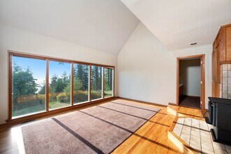 1248 Chuckanut Crest Ln in Bellingham, WA - Building Photo - Building Photo