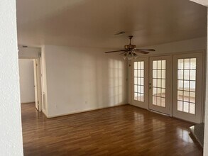 38 Tall Sky Pl in The Woodlands, TX - Building Photo - Building Photo