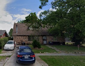 3106 McCrarey Dr in Houston, TX - Foto de edificio - Building Photo