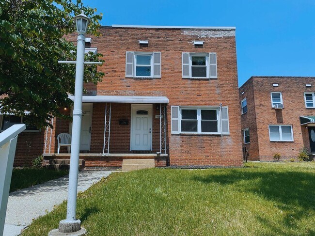 property at 1718 Yakona Rd