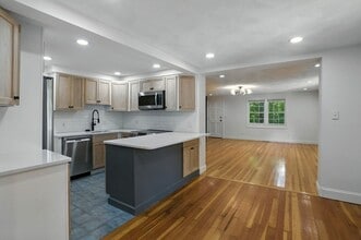 64 Lincoln Ave in Lynnfield, MA - Building Photo - Building Photo