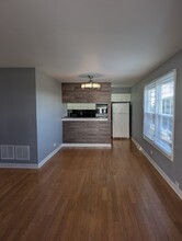 439 James Ct in Glendale Heights, IL - Foto de edificio - Building Photo