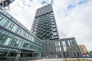 1 Quarrington Lane in North York, ON - Building Photo