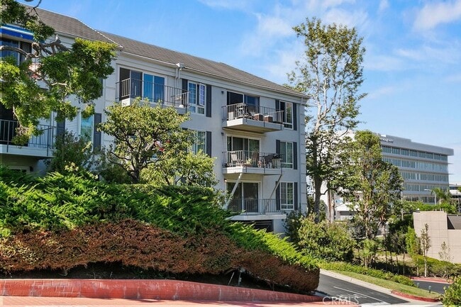200 McNeil Ln, Unit 112 in Newport Beach, CA - Building Photo - Building Photo