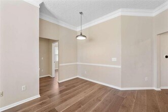 5559 Glenridge Dr in Atlanta, GA - Foto de edificio - Building Photo