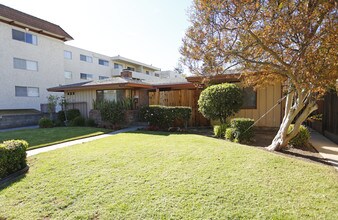 425 S Los Robles Ave in Pasadena, CA - Building Photo - Building Photo