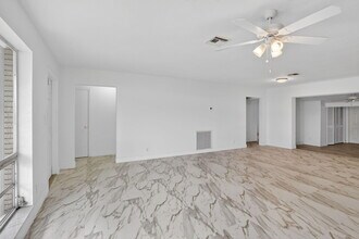 5731 NE 17th Terrace in Fort Lauderdale, FL - Building Photo - Building Photo