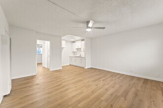 6316 S Vermont Ave in Los Angeles, CA - Building Photo - Building Photo