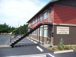 Woodstock Place Apartments in Portland, OR - Building Photo - Building Photo