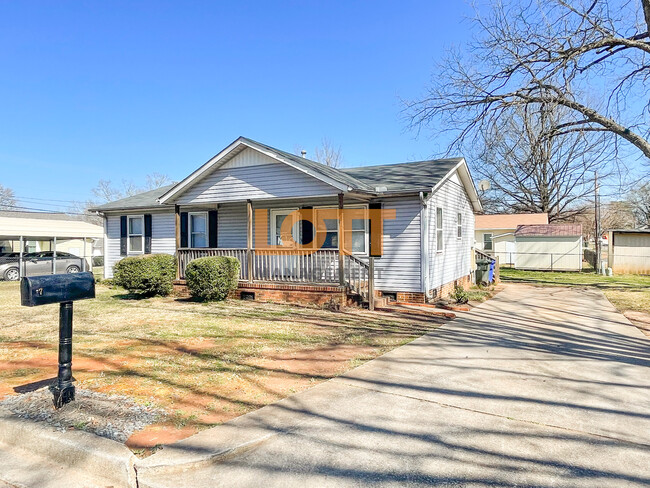 7 Carpenter St in Greenville, SC - Foto de edificio - Building Photo