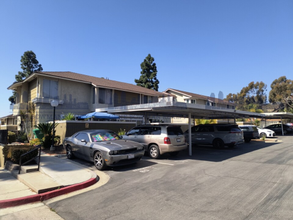 6804 Panamint Row in San Diego, CA - Building Photo