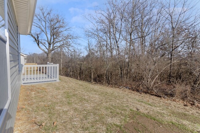 8 Persimmon Dr in Hamilton, OH - Building Photo - Building Photo