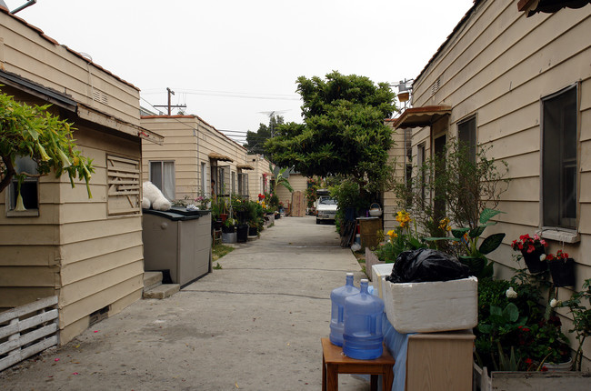 13108 S Vermont Ave in Gardena, CA - Building Photo - Building Photo