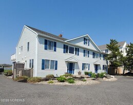 754 Ocean Ave in Sea Bright, NJ - Building Photo