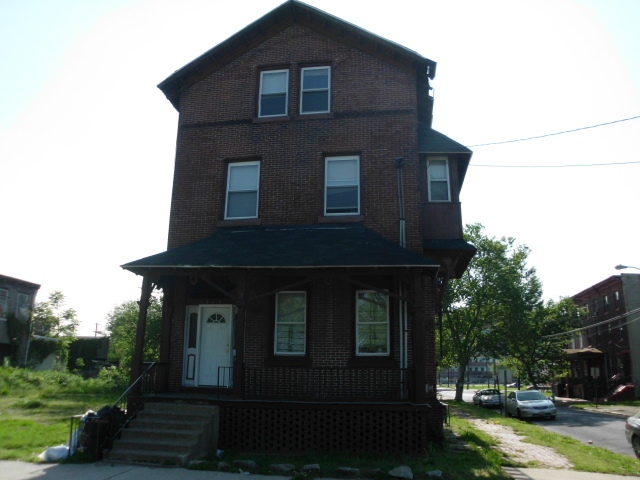 314 S 4th St in Camden, NJ - Building Photo