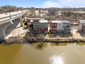 1141 E Banta Ct, Unit 1 in Appleton, WI - Foto de edificio - Building Photo
