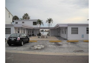 Bay Haven Apartments in Madeira Beach, FL - Building Photo - Building Photo