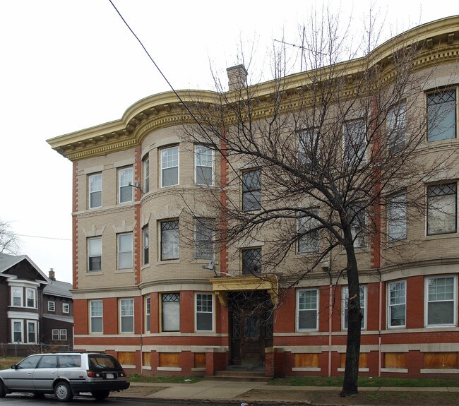 3 Beacon Ave in Holyoke, MA - Foto de edificio - Building Photo