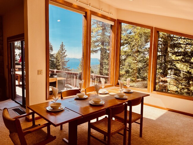 1039 Apollo Way in Incline Village, NV - Building Photo - Building Photo