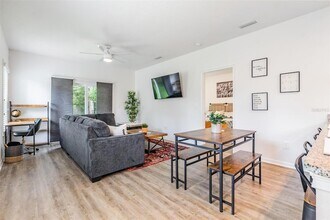 2604 N Highland Ave in Tampa, FL - Foto de edificio - Building Photo