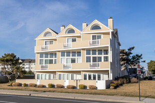 152 Ocean Ave N in Long Branch, NJ - Foto de edificio - Building Photo