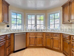10384 Barrywood Way in San Diego, CA - Building Photo - Building Photo