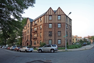 143-28 Cherry Ave in Flushing, NY - Foto de edificio - Building Photo