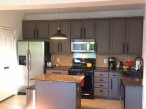 1807 Walnut Ave in Austin, TX - Building Photo - Building Photo