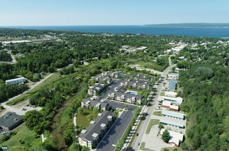 The Block at Petoskey in Petoskey, MI - Foto de edificio - Building Photo