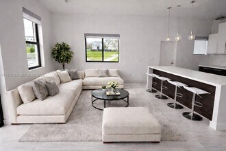 4384 NW 8th Ct in Plantation, FL - Building Photo - Building Photo